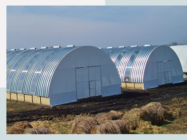 Сельскохозяйственные здания в каменке